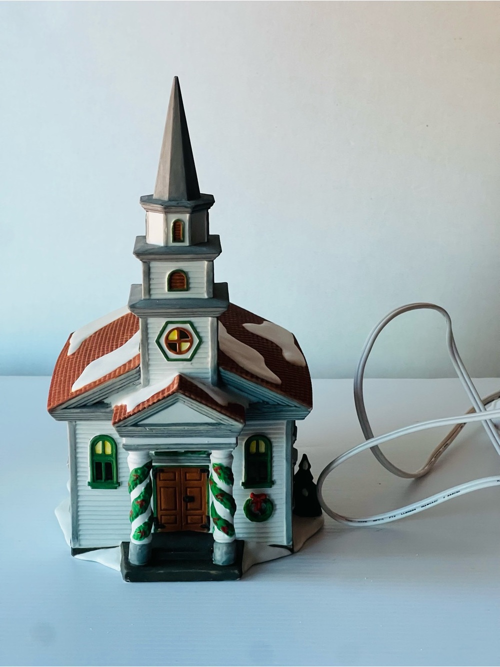 Vintage 1994 Dept 56 New England Village Series "Arlington Falls Church"